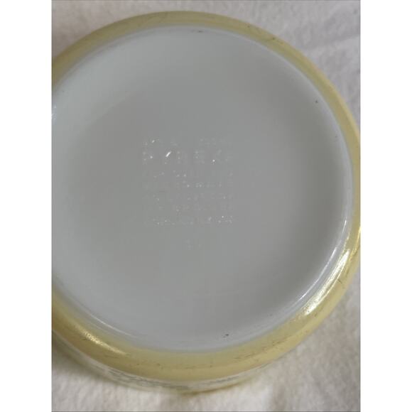 Vintage Pyrex 472-B Yellow Shenandoah 6" Diam Casserole Dish Cinderella Handles - Picture 4 of 7